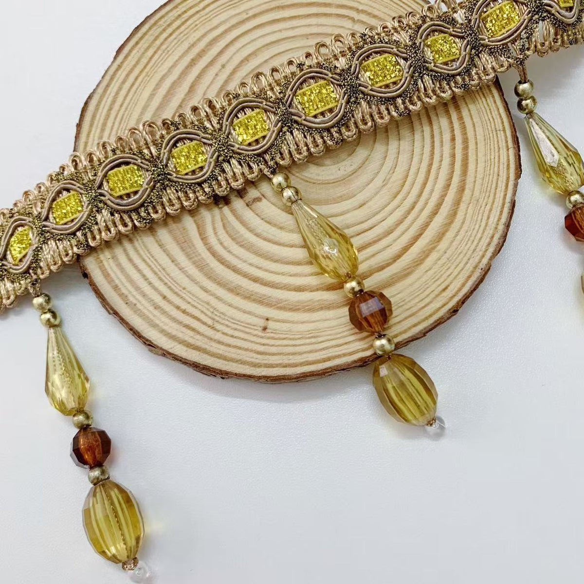 Elegante und Auffällige Borte mit Glaskristallen Brehn