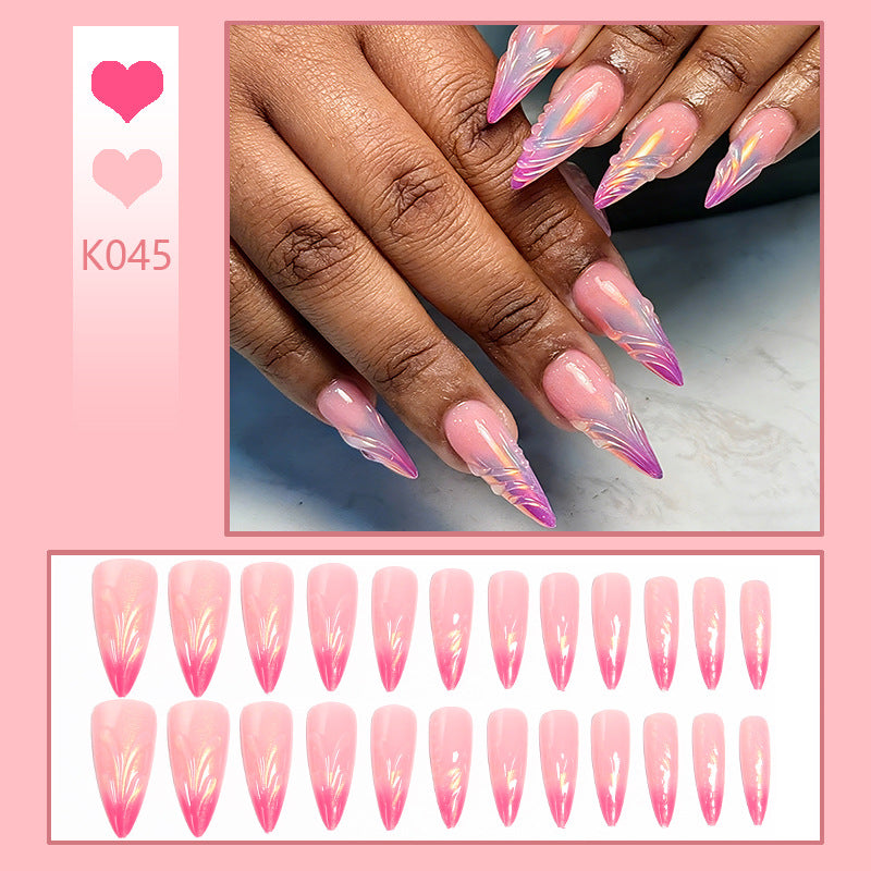 Kunstvolle Nagelspitzen im modernen Design Brehn