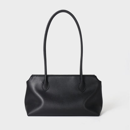 Schlanke Minimalistische Schultertasche mit langen Trägern