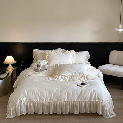 Bettwäsche‑Garnitur im Vintage‑Rüschenstil aus Baumwollsatin mit Jacquard‑Medallion und Volant