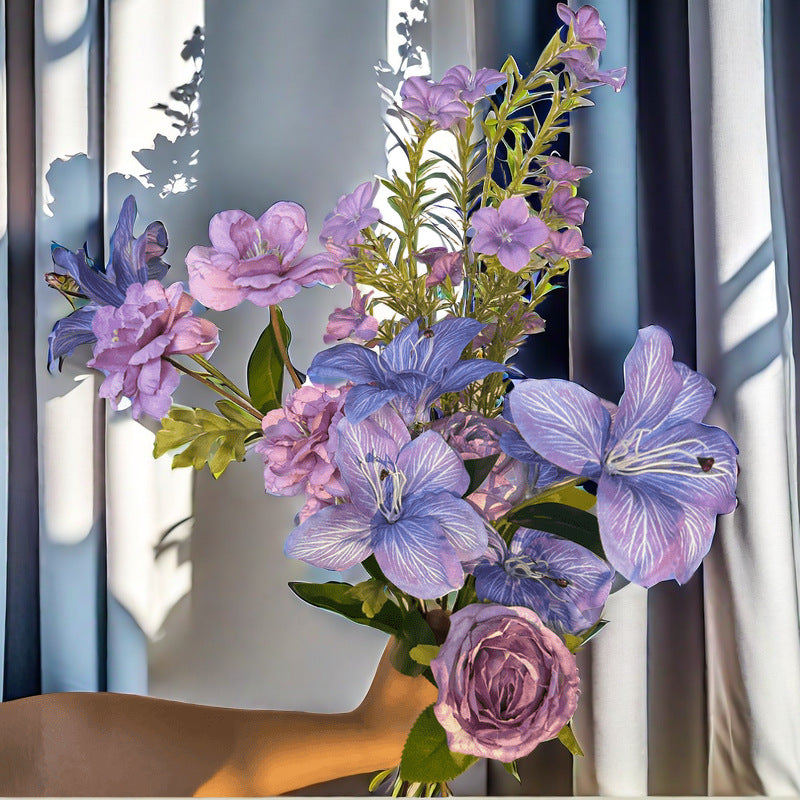 Lebensechtes Blumenstrauß-Arrangement
