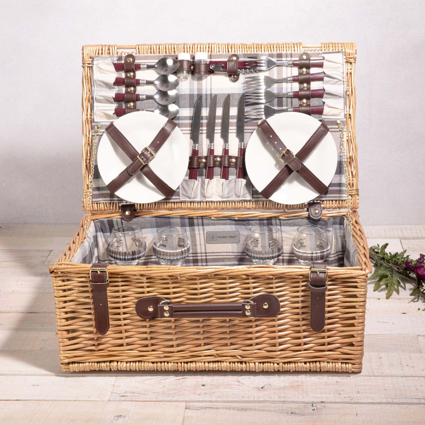 Damen Picknickkorb mit integriertem Geschirr und stilvollen Details Brehn