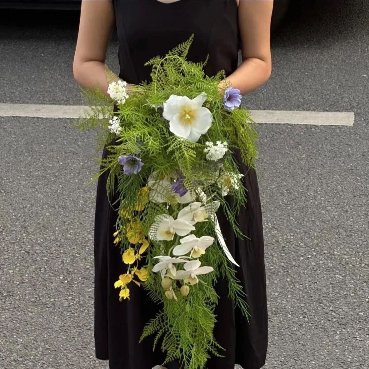 Dekorative hängende Blumenstrauß