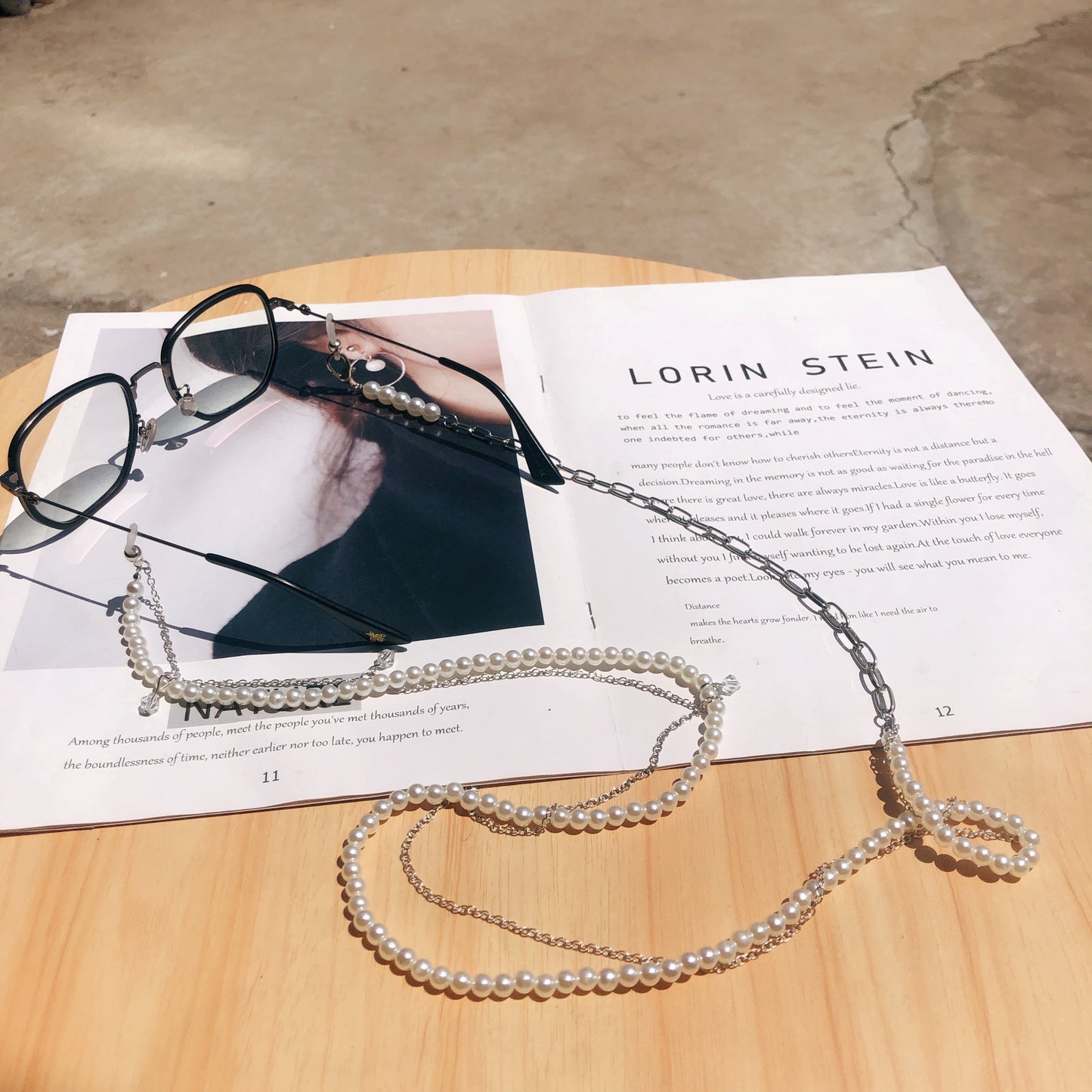 Elegante mit Perlen akzentuierte Brillen-Kette Brehn