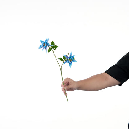 Lebensechte Mehrblütenblumenstiel