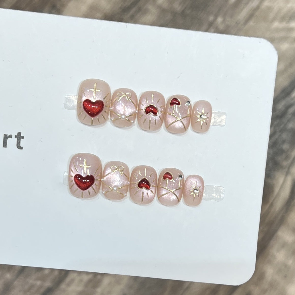 Künstlerisches Herz-Themen Press-On Nail Art Set Brehn