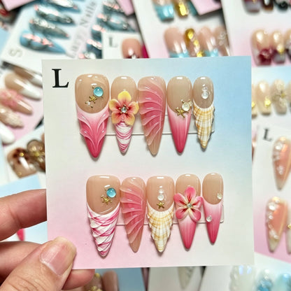 Dekoratives Handgefertigtes Press-On Nagelkunstset mit von Strand inspirierten Designs