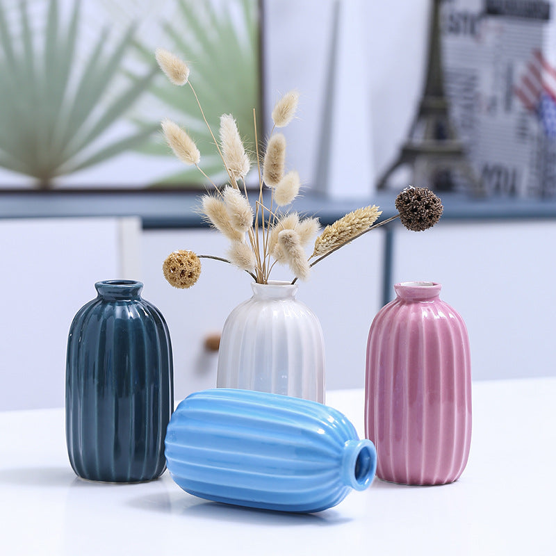 Rippte Keramische Bud Vase Brehn