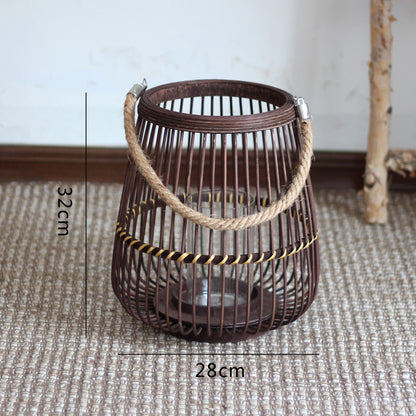 Stilvolle Laterne aus Rattan mit Holzgestell Brehn