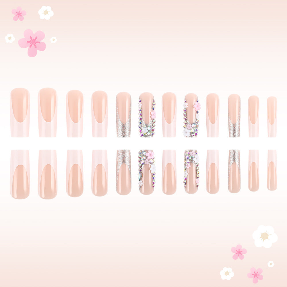 Künstlerisches Press-On Nagelkunst Set mit floralen Akzenten Brehn