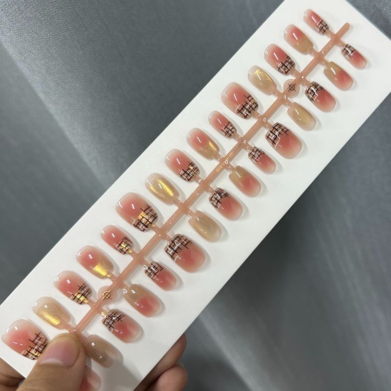 Künstlerisches Ombre Press-On Nagelspitzen Set Brehn