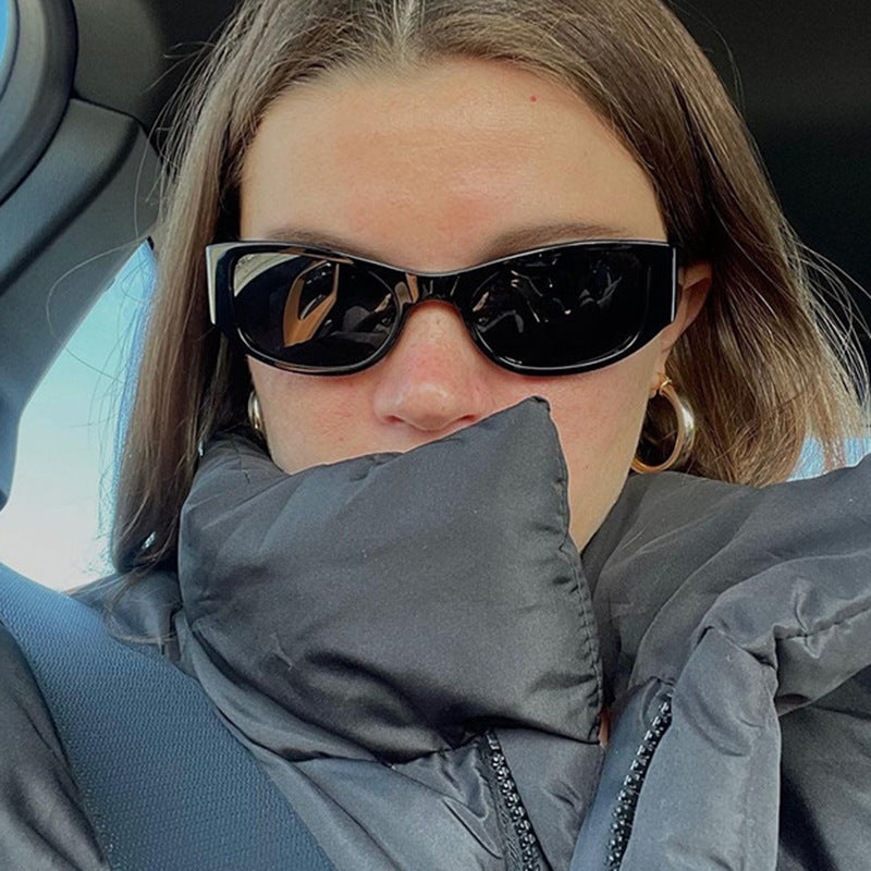 Damen sportliche Sonnenbrille mit breitem Rahmen und UV-Schutz Brehn