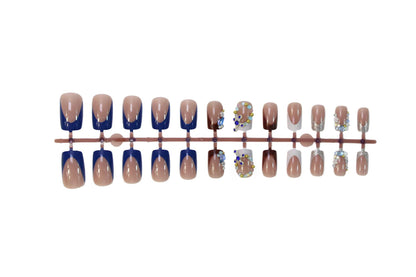 Kunstnagelset mit eleganten Steinverzierungen und modernen Akzenten Brehn