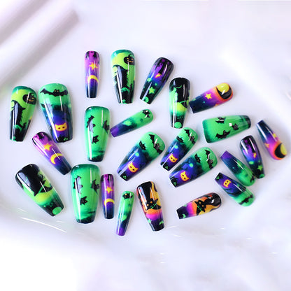 Halloween-inspiriertes Leuchtendes Nagelkunst Brehn