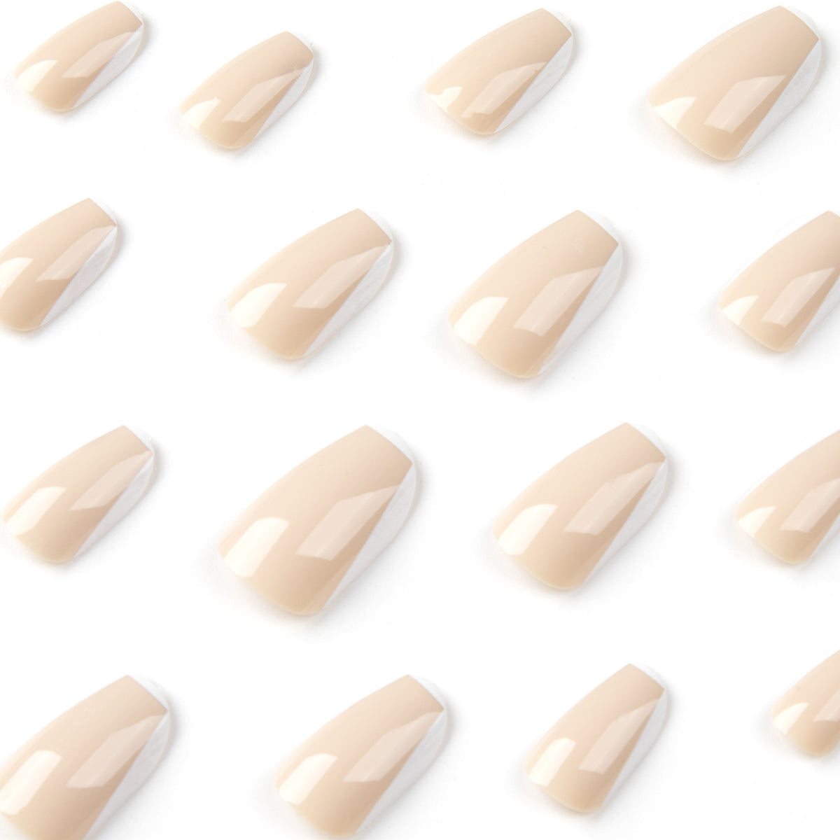 Kunstvolle Nagelkunst mit elegantem French-Tip Brehn
