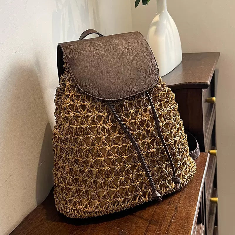 Handgefertigter Rucksack Aus Geflochtenem Naturmaterial Brehn