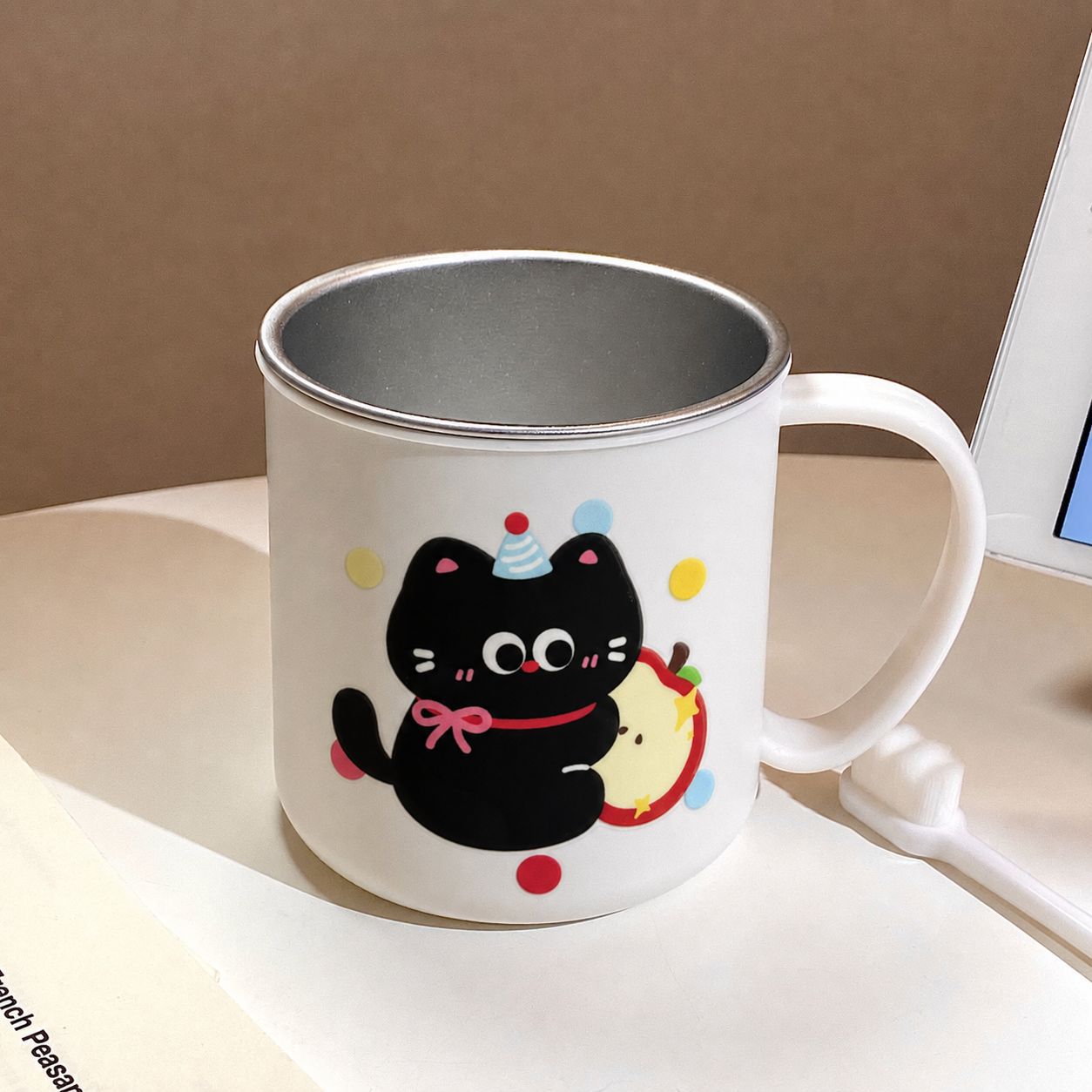 Keramiktasse mit Verspieltem Tiermotiv Brehn