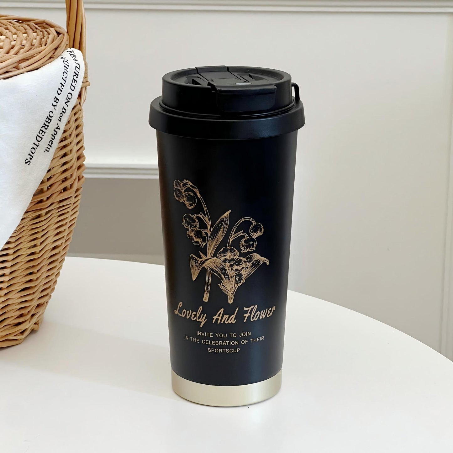 Damen Reisebecher mit eleganter Blumenillustration Brehn