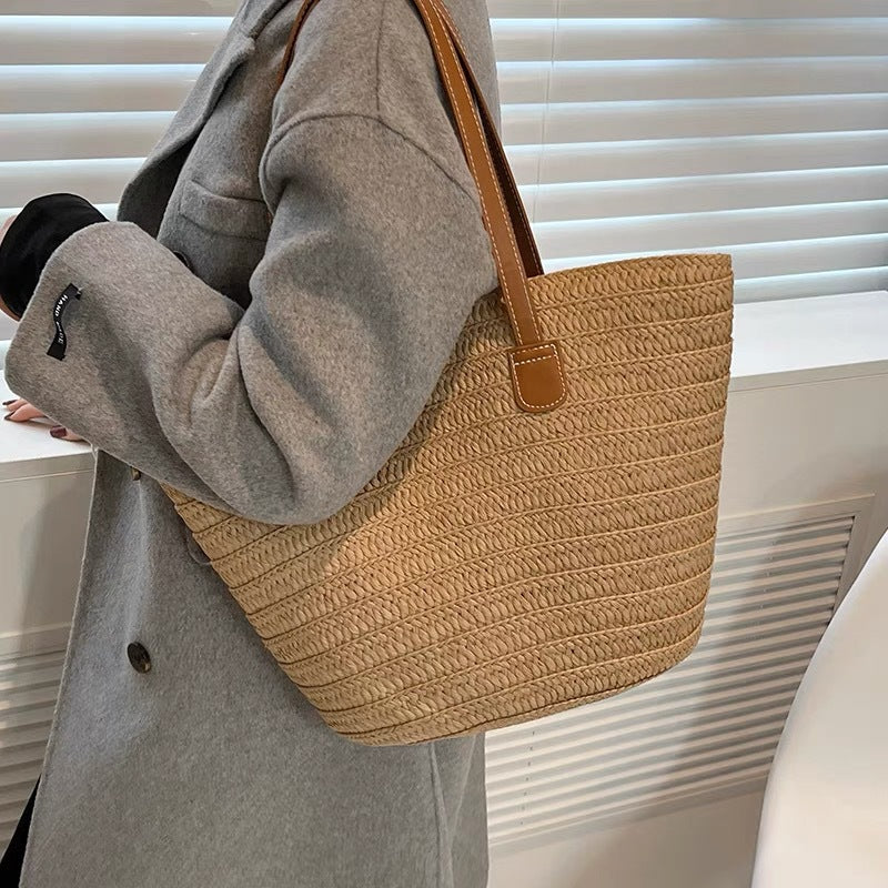 Handgefertigte Strandtasche Aus Natürlichem Material mit Robusten Griffen Brehn
