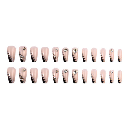 Glamouröse Strass Nagelkunst