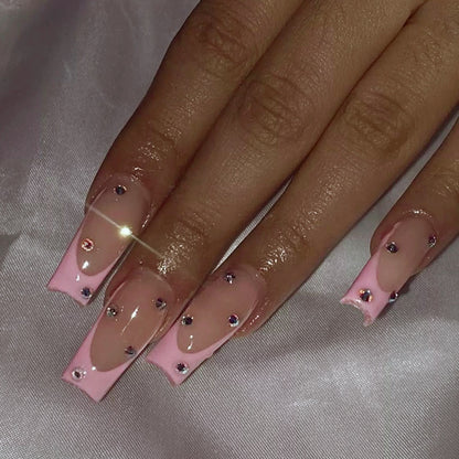 Kunstnagelset mit Glitzer und stilvollen Akzenten Brehn