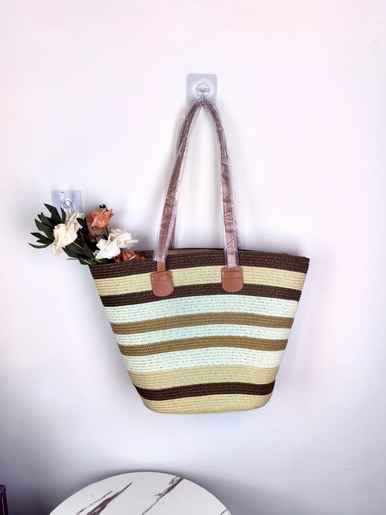 Sommerliche Strandtasche und Sonnenhut Brehn