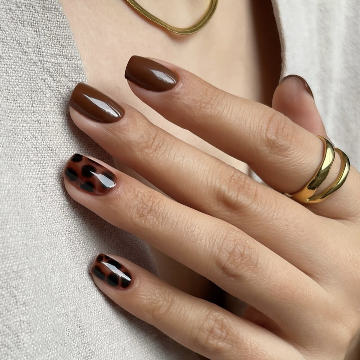 Kunstnagelset mit elegantem Leopardenmuster Brehn