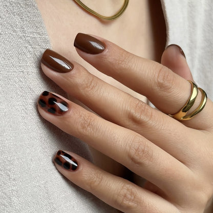 Kunstnagelset mit elegantem Leopardenmuster Brehn