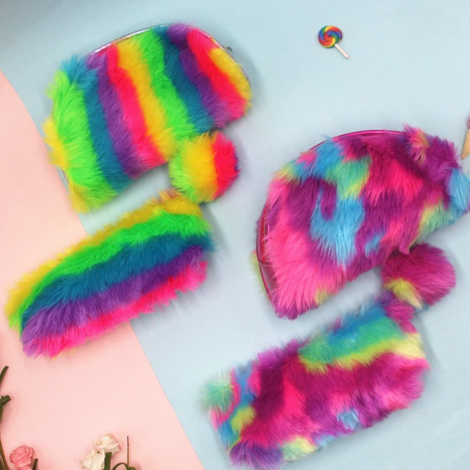 Flauschiges mehrfarbiges Plüsch Federmäppchen Brehn