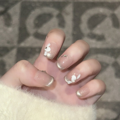 Dekoratives Press-On-Nagelset mit elegantem Blattdesign Brehn
