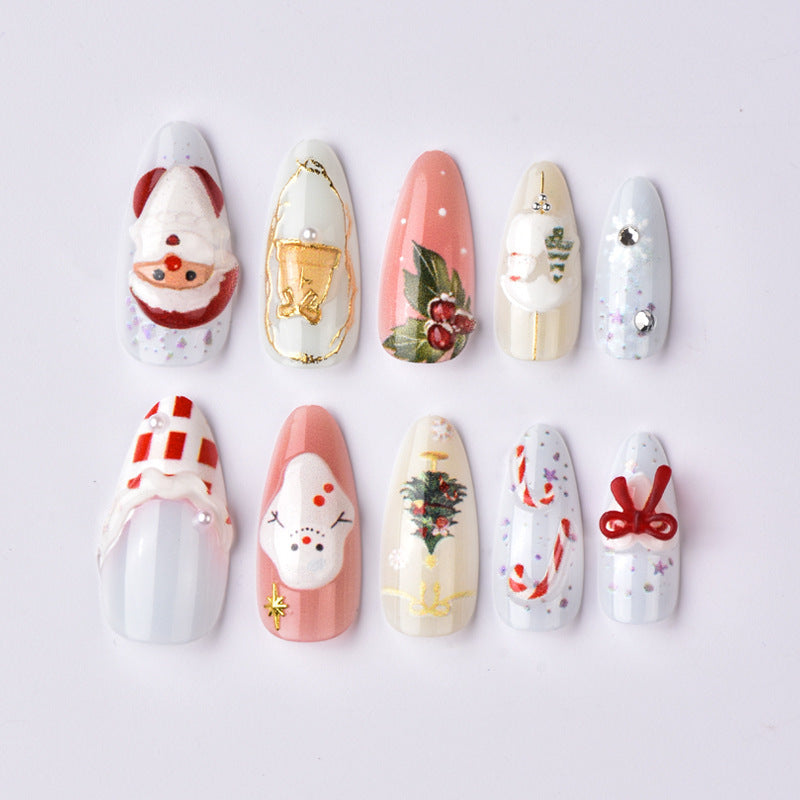 Festliche Kunstnägel mit Weihnachtsmotiven Brehn
