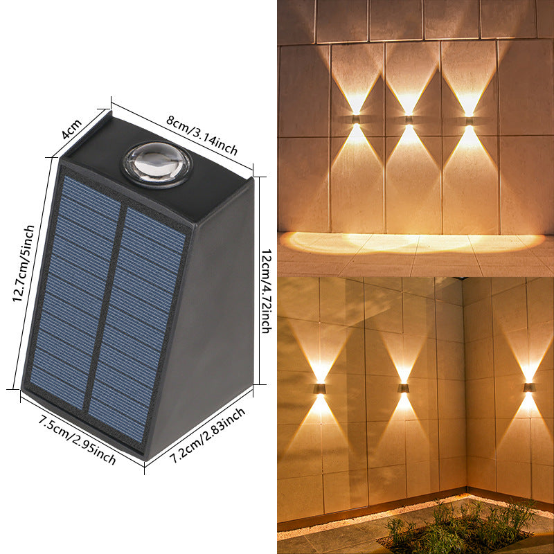 Abgewinkelte bidirektionale Solar-LED-Wand-Uplight-Downlight mit integriertem Photovoltaikpanel und Prismenlinse Brehn