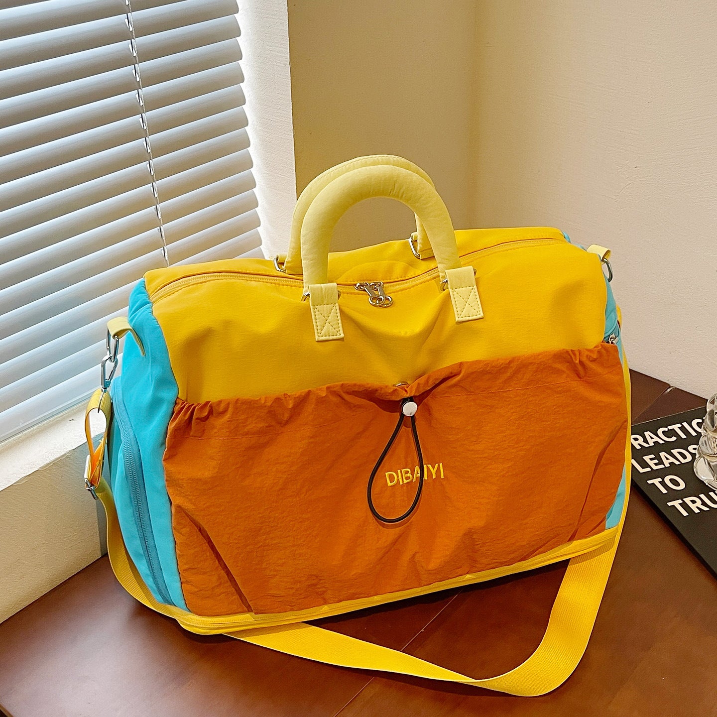 Stilvoller multifunktionaler Reisetasche Brehn