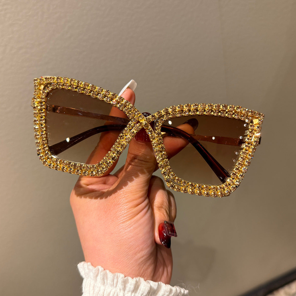 Damen extravagante Sonnenbrille mit funkelndem Kristallrahmen Brehn