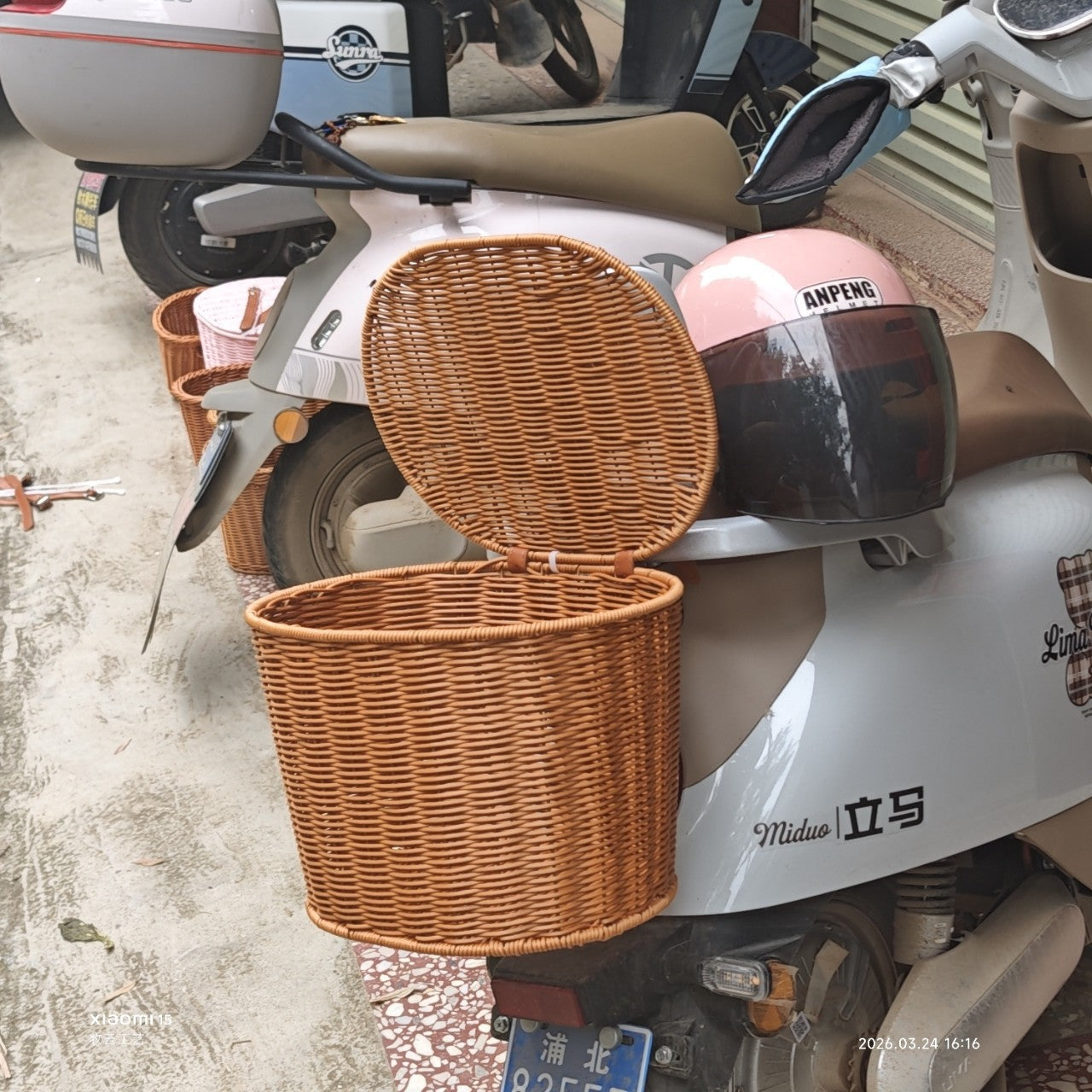 Geflochtenes Scooter-Aufbewahrungskorb Brehn