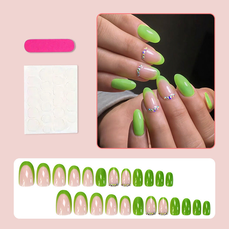 Kunstnagelset mit eleganten blauen und nude Farbakzenten Brehn