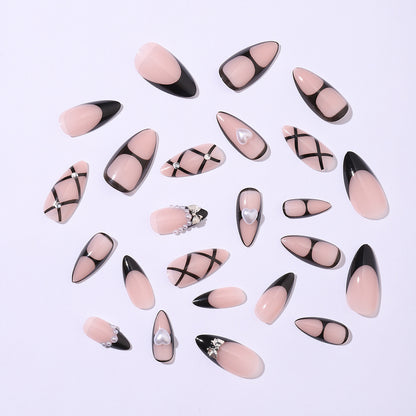 Kunstnagelset mit elegantem, asymmetrischem Design Brehn