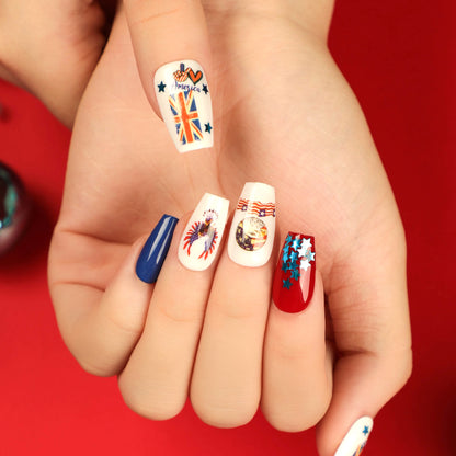Kunstvolle Nagelverlängerungen mit patriotischen Designs Brehn