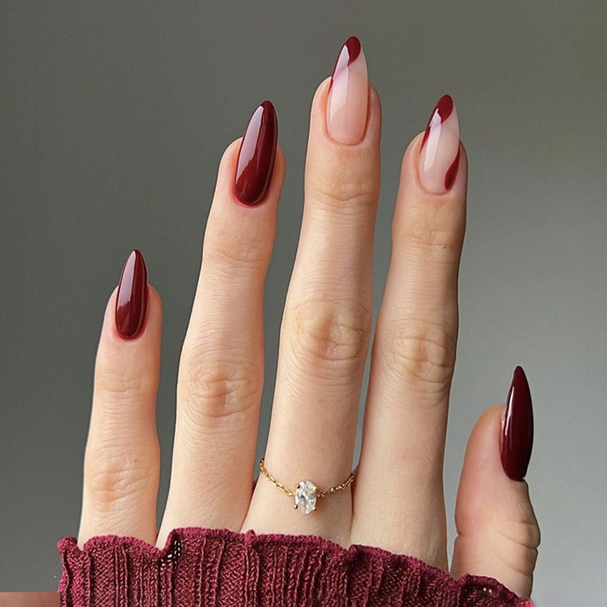 Elegante Stiletto Kunstnägel mit Ombre-Effekt Brehn