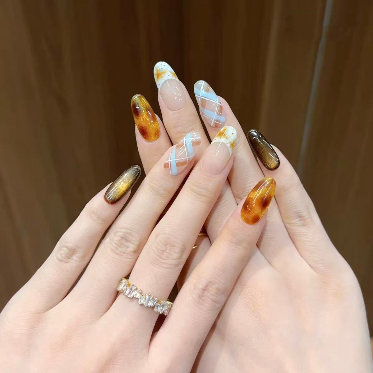 Dekorative Nagelkunst Brehn