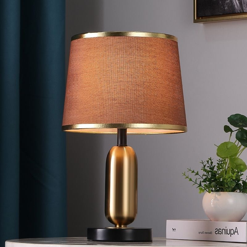 Moderne Kegelbasis Tischlampe
