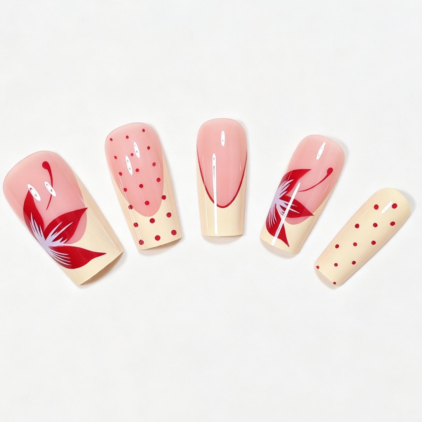 Künstlerisches Press-On-Nageldesign Brehn