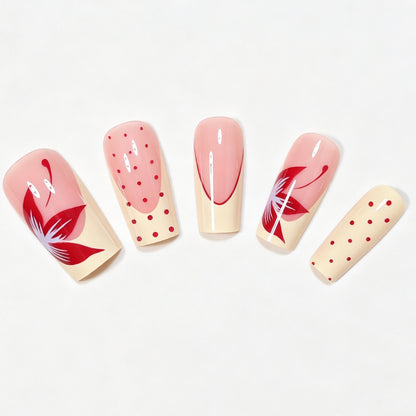 Künstlerisches Press-On-Nageldesign Brehn