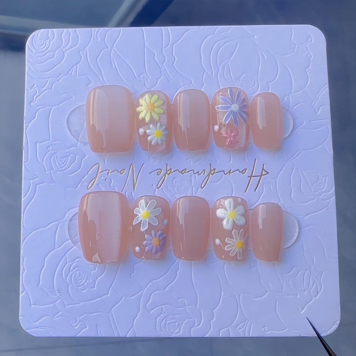 Künstlerisches Blumen Press-On Nagelset Brehn
