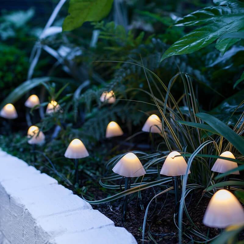 Zeitgenössische kreative Kunststoff-Solar-LED-Pilzlichter Lichterkette für den Außenbereich Patio | Brehn