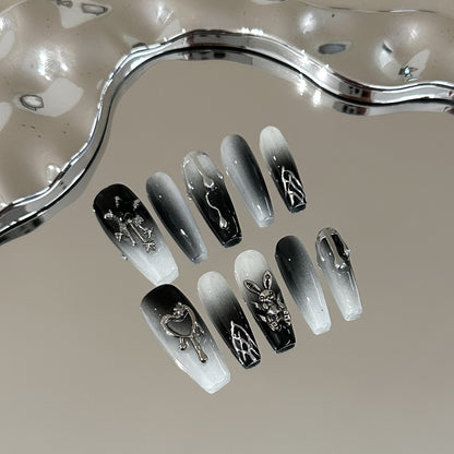 Künstlerisches gotisches Press-on-Nageldesign