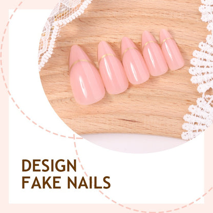 Kunstnagelset mit elegantem Goldakzent Brehn