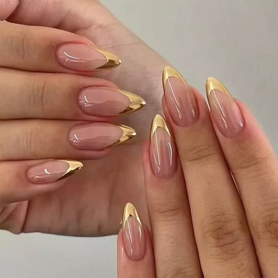 Kunstnagelset mit elegantem Goldspitzen-Design Brehn