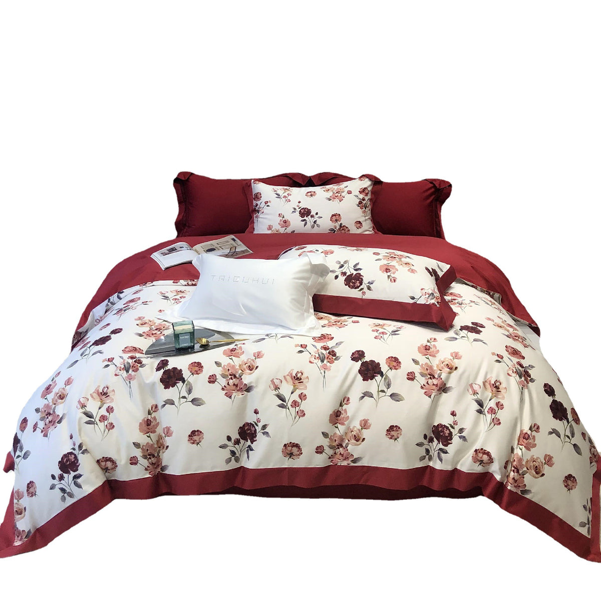 Bettwäsche-Garnitur mit floraler Druckkante und kontrastreichem Saum Brehn
