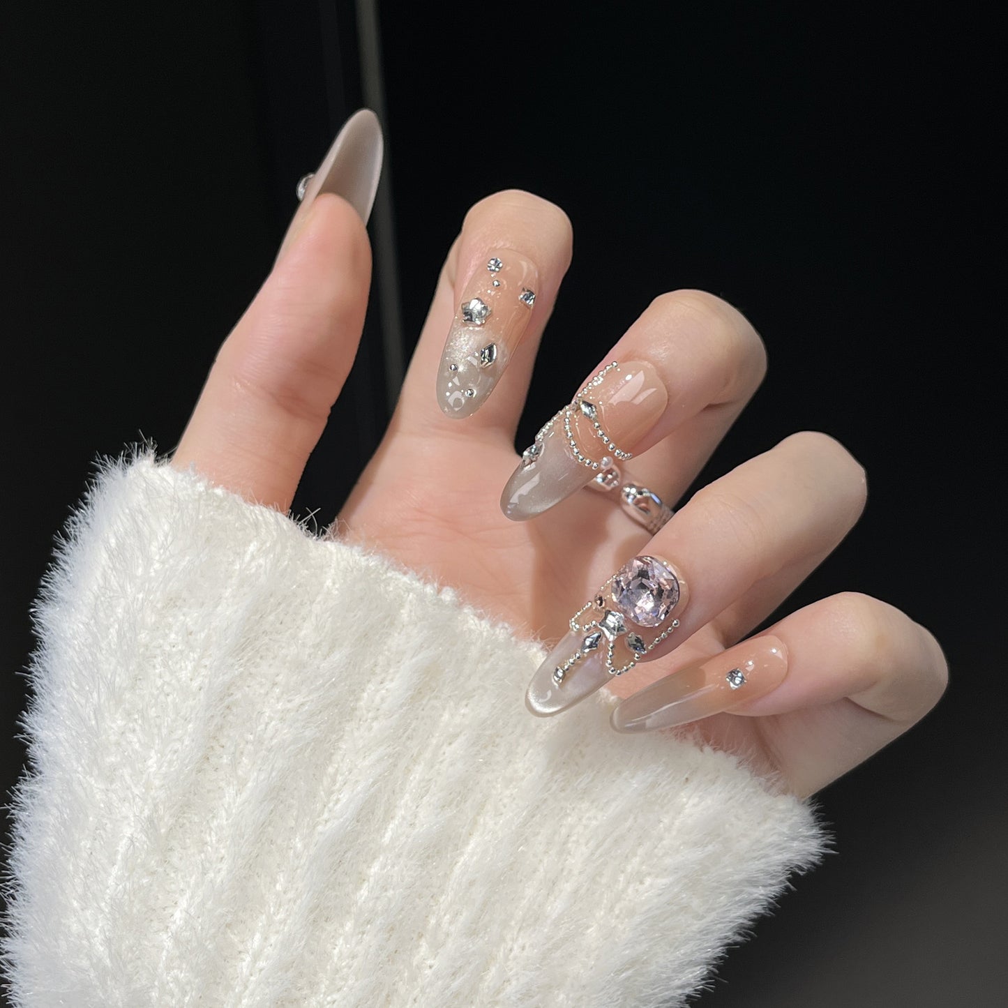 Luxus mit Rhinestones verzierten Nagelkunstverlängerungen Brehn